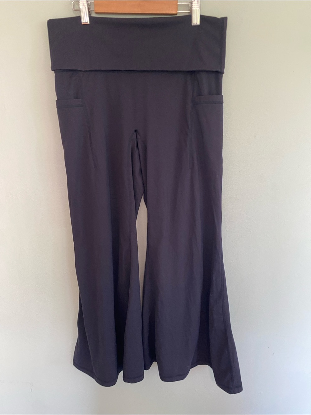 Popflex Women’s Fold Over Flare Leggings Dark Blue with pockets Size Medium